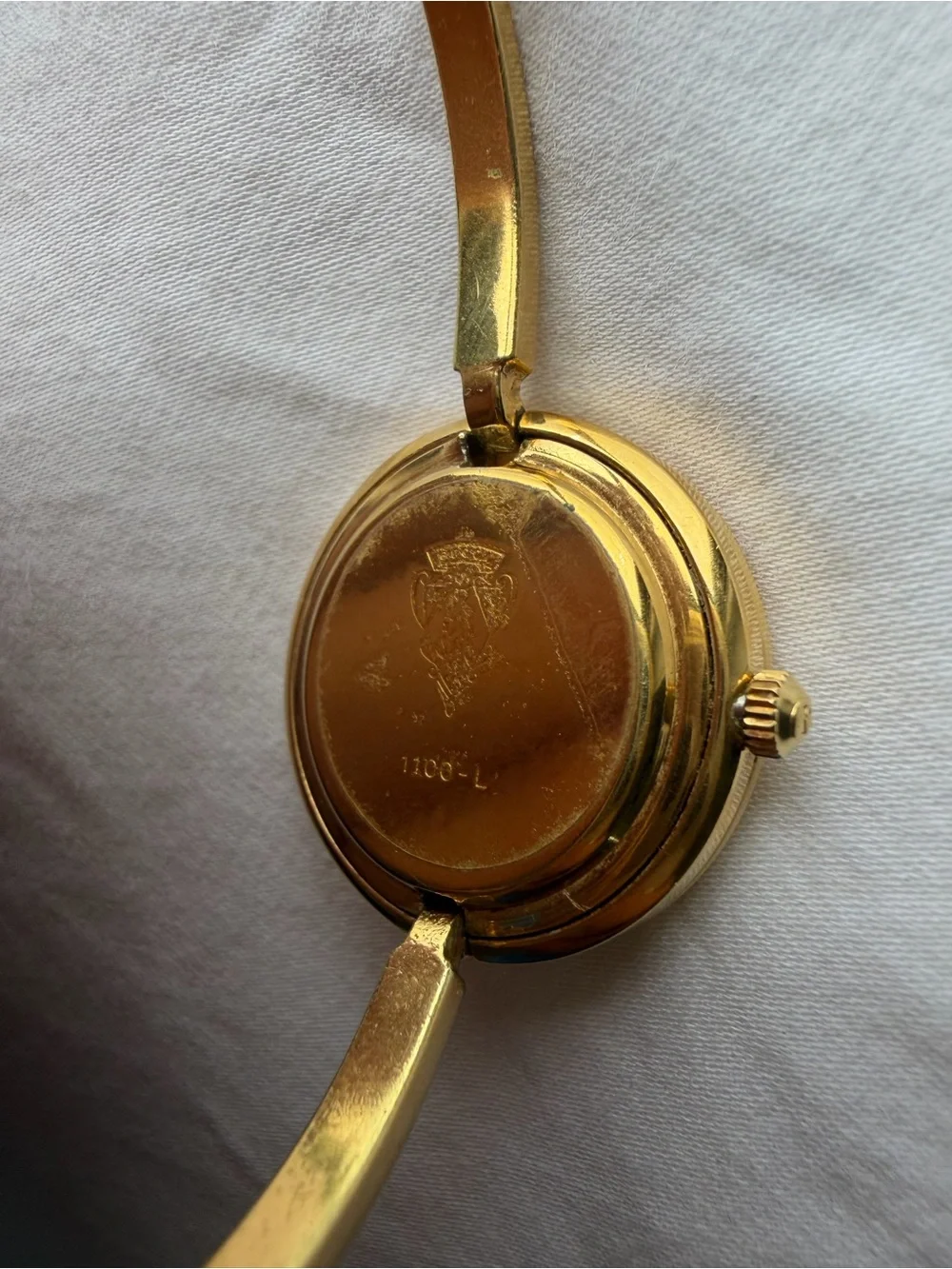 Gucci Gold Bezel Watch